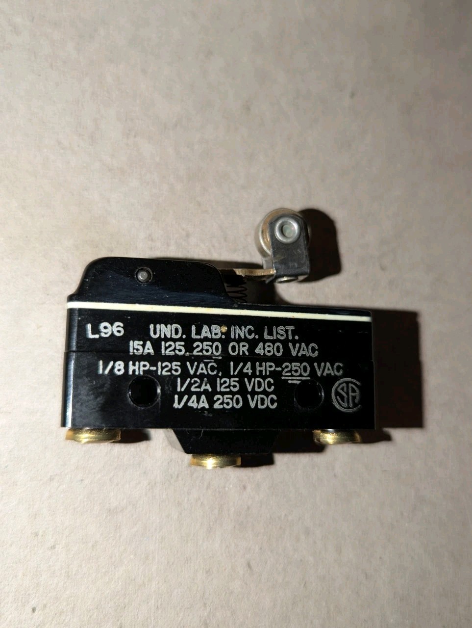 NEW GENUINE UND. LAB. L96, BZ-2RW82255-A2-S MICRO SWITCH 15A 125, 250 OR 480 VAC