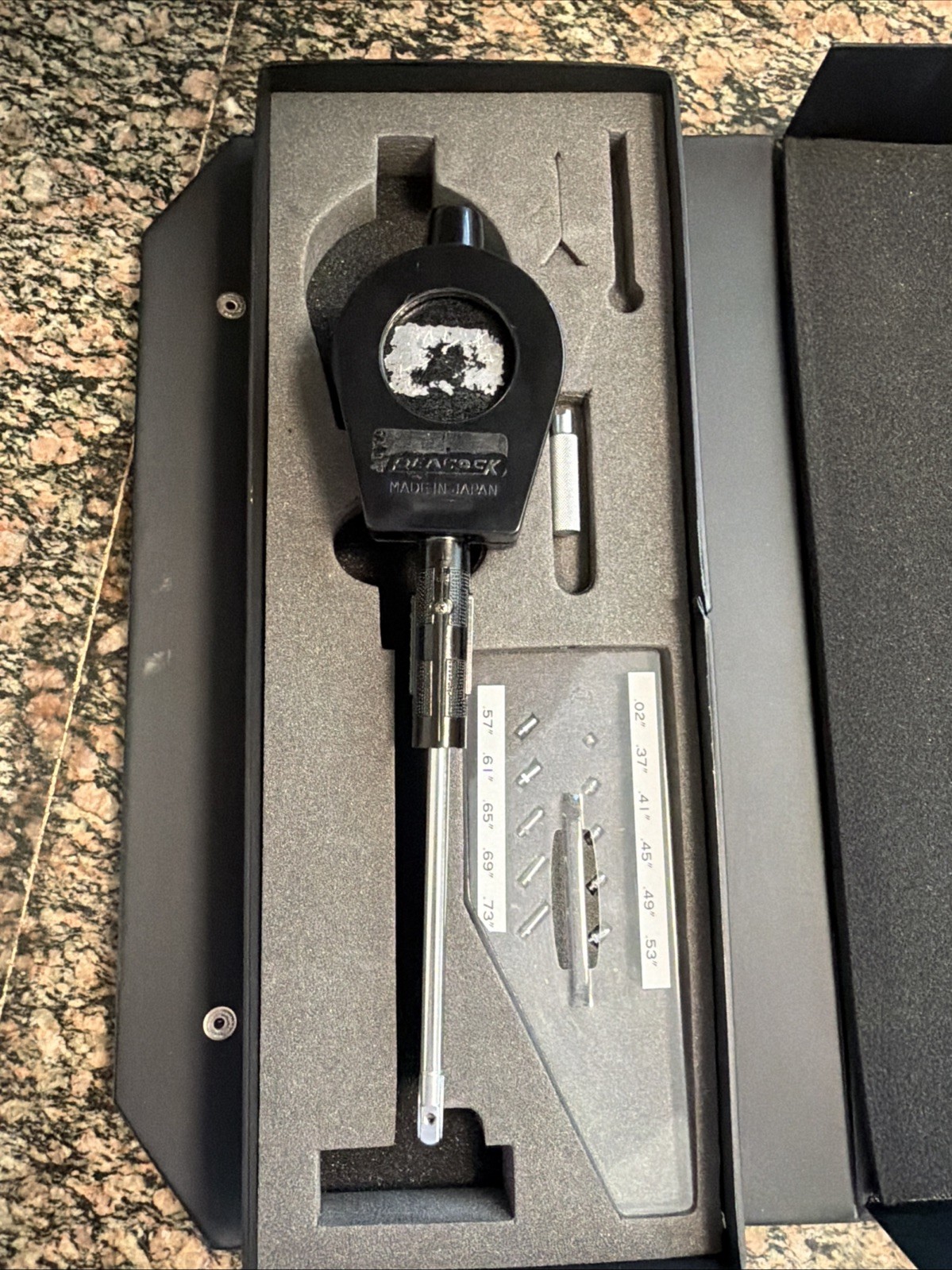 PEACOCK DIAL BORE GAGE SET .37″-.75″ RANGE .0001″ GRADS WITH CASE