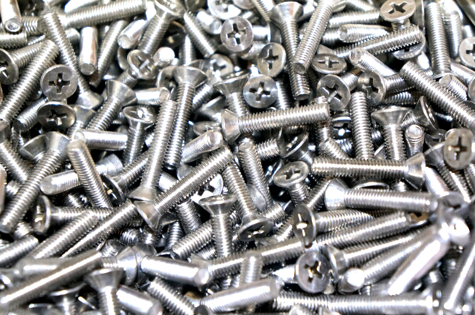100 #10-32 1″ Inch Stainless Steel Philips Drive Countersunk Head Machine Screws