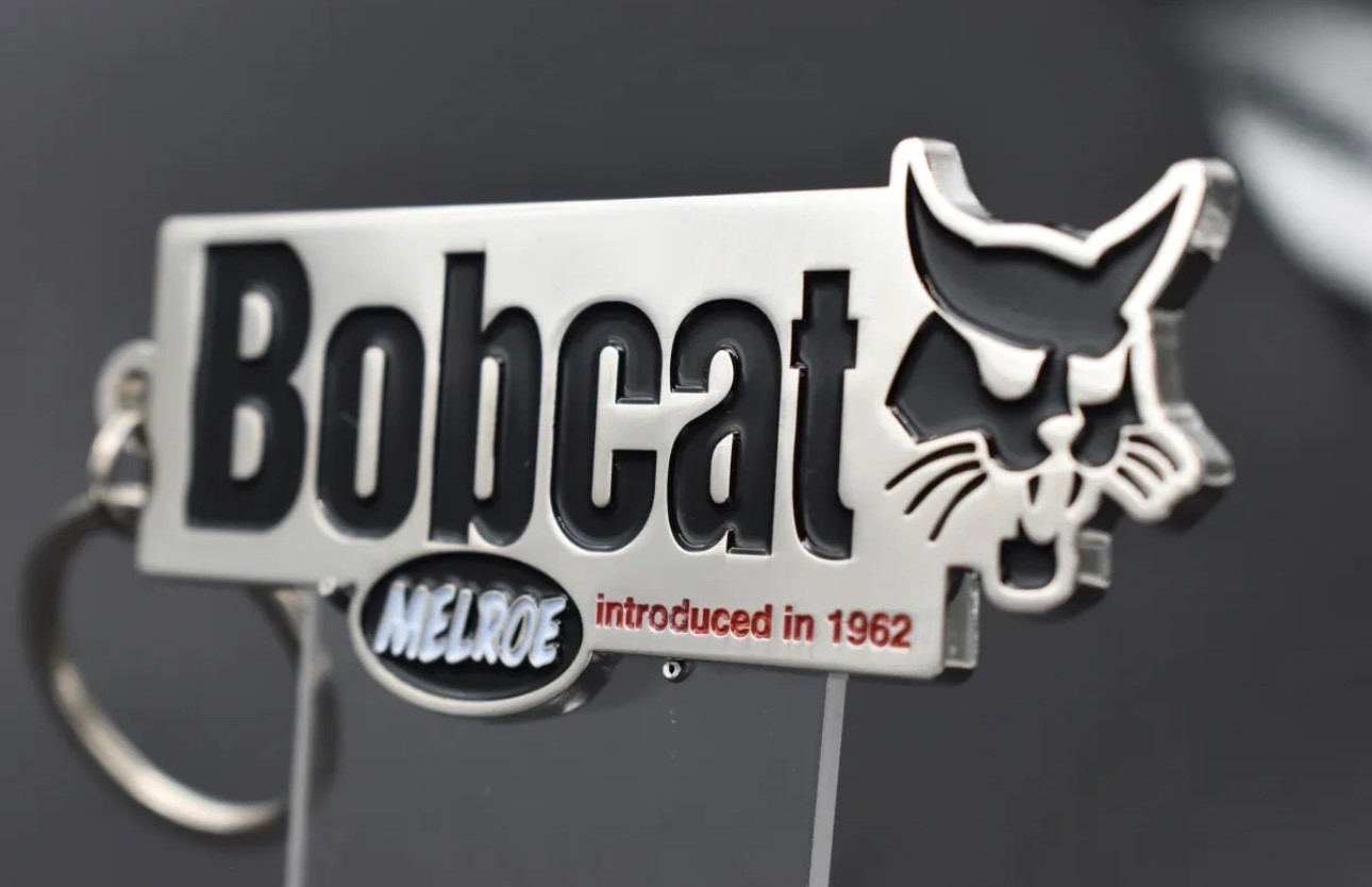Bobcat «steer skid» equipment emblem keychain