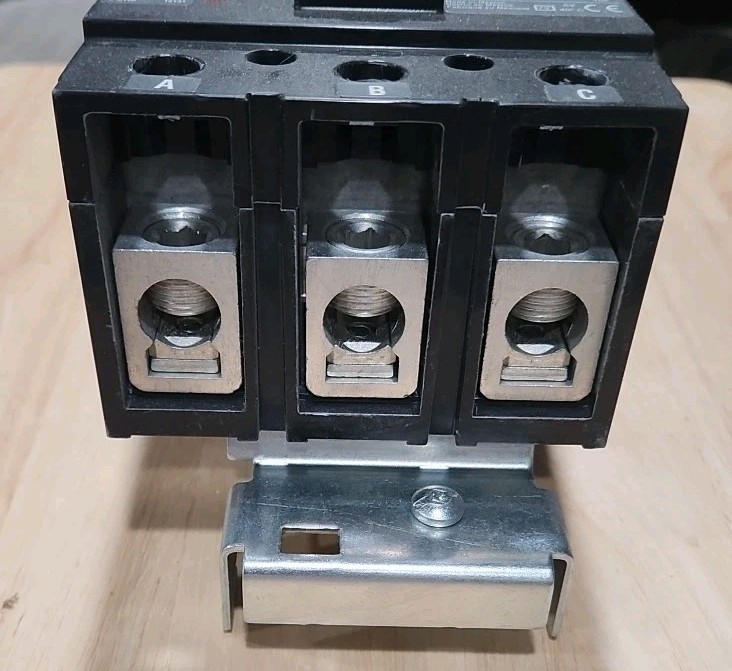 Square D 100 Amp I-Line Circuit Breaker 240 VAC 3 Pole QDA32100