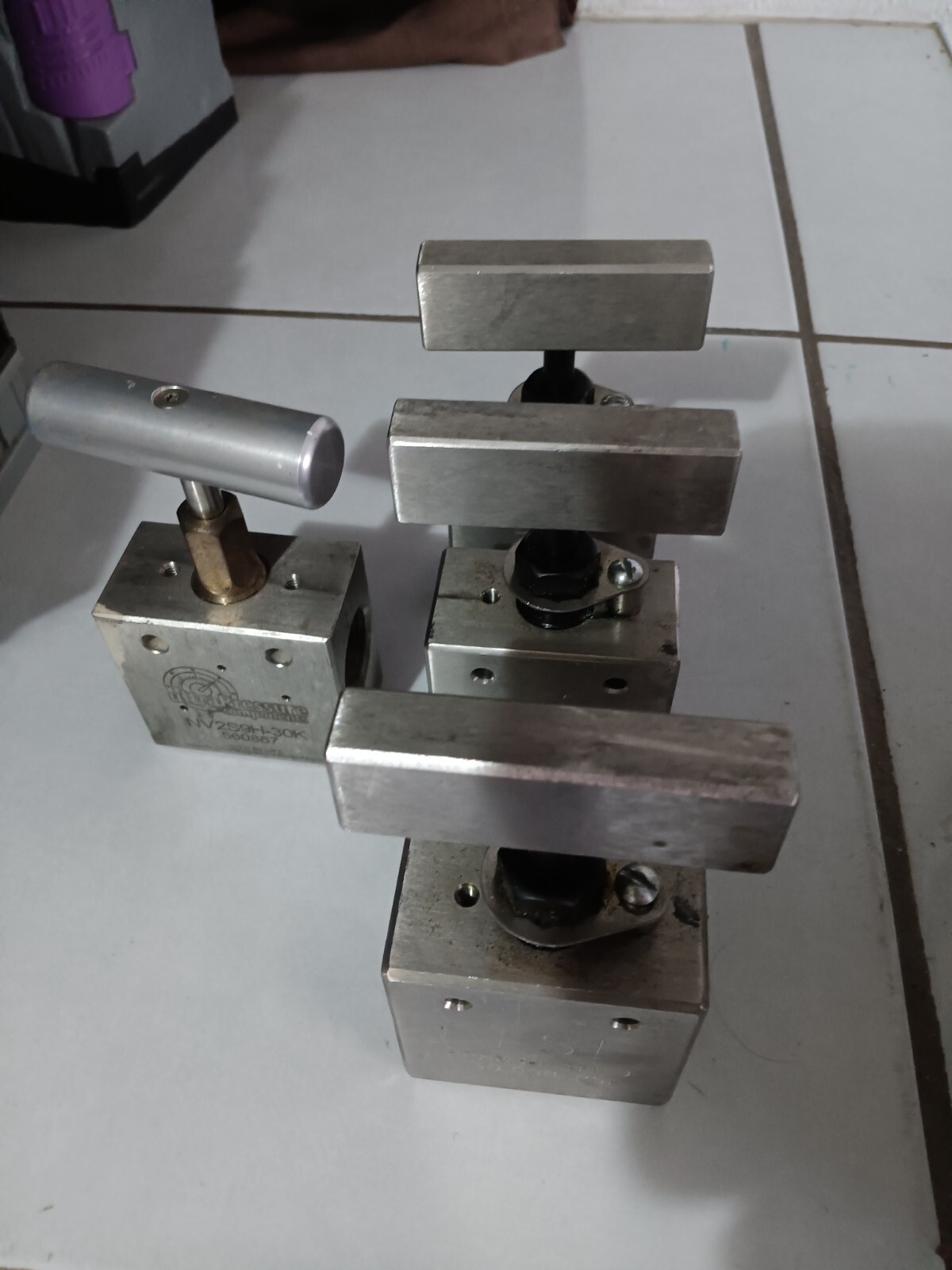 9/16″ Two-Way Straight High Pressure Needle Valves 30K PSI (Lot Of 4 Valves)