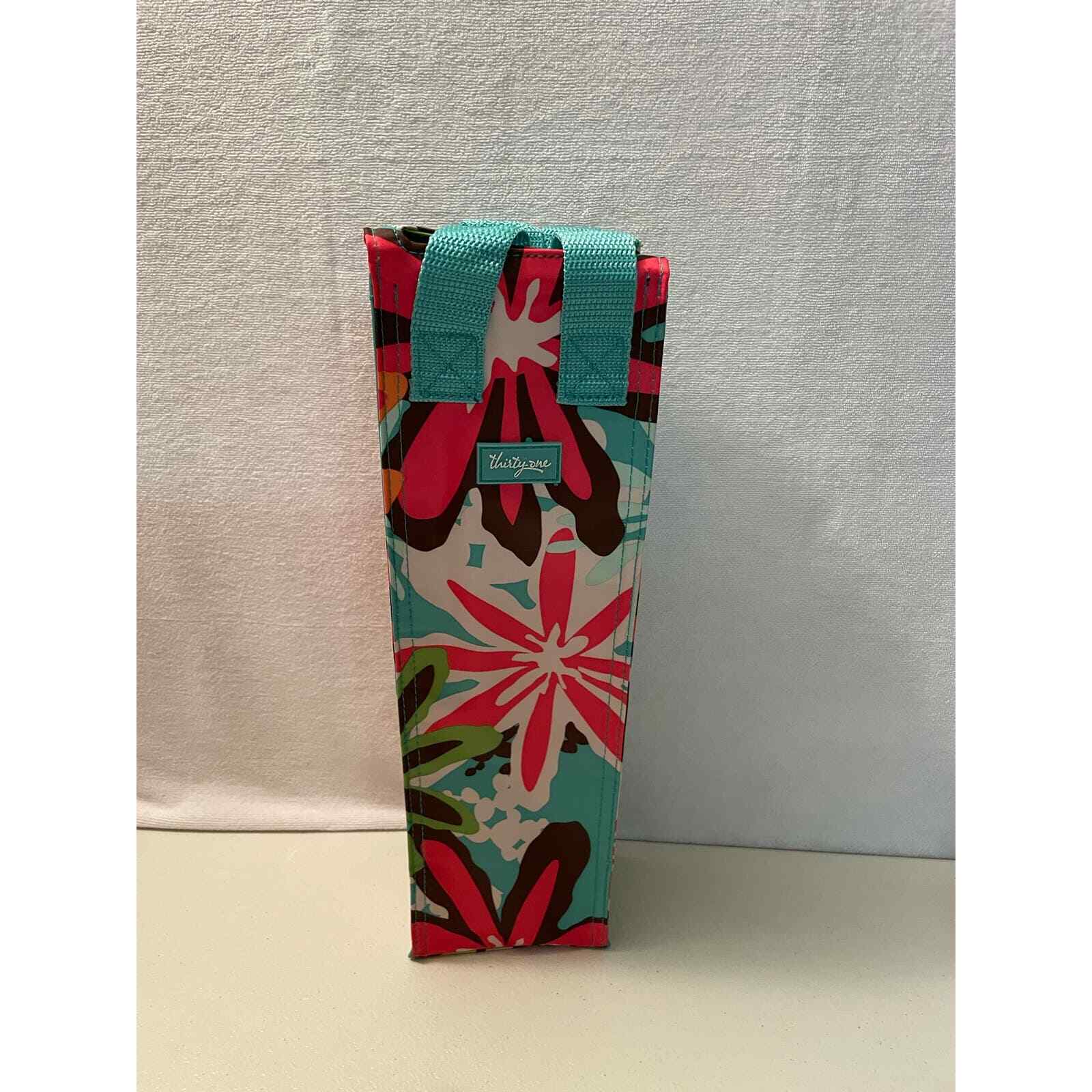 Thirty One perfect bottle thermal new in package Daisy Craze