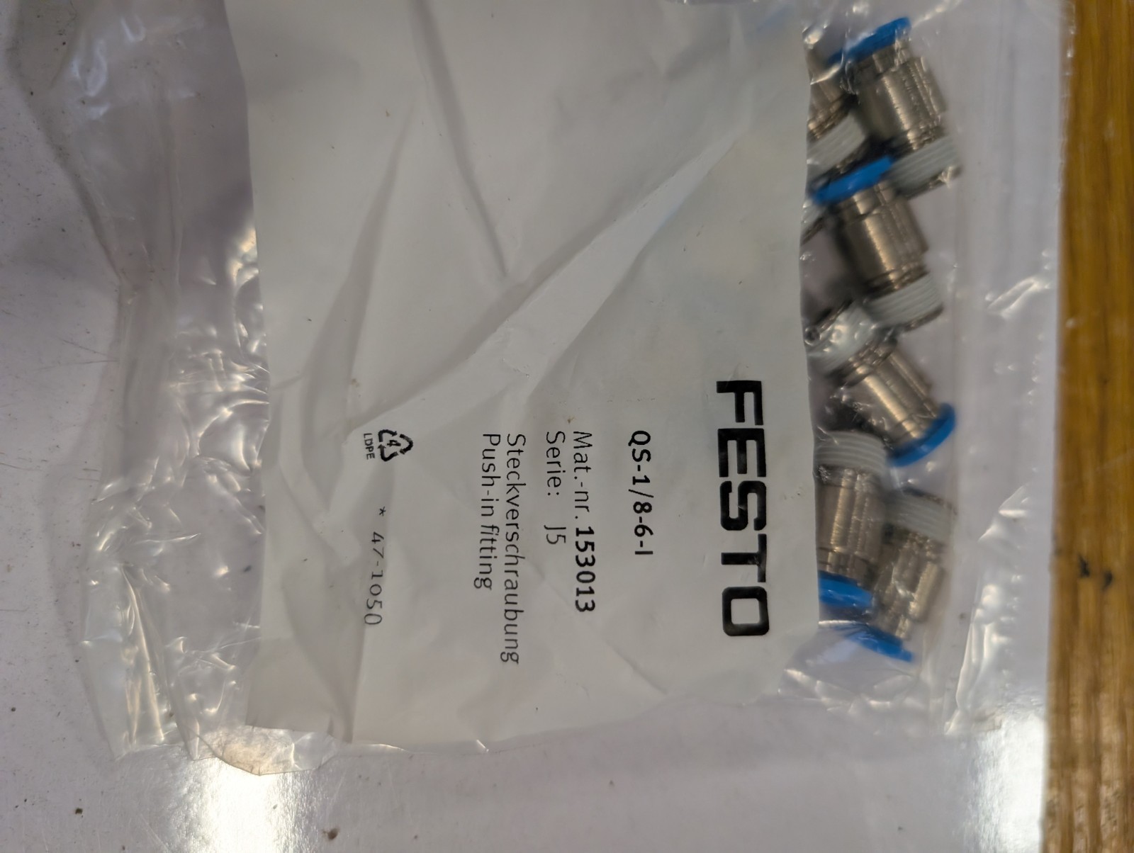 New Bag of 10 QS-1/8-6-I FESTO, PUSH-IN FITTING (Q3DW6)