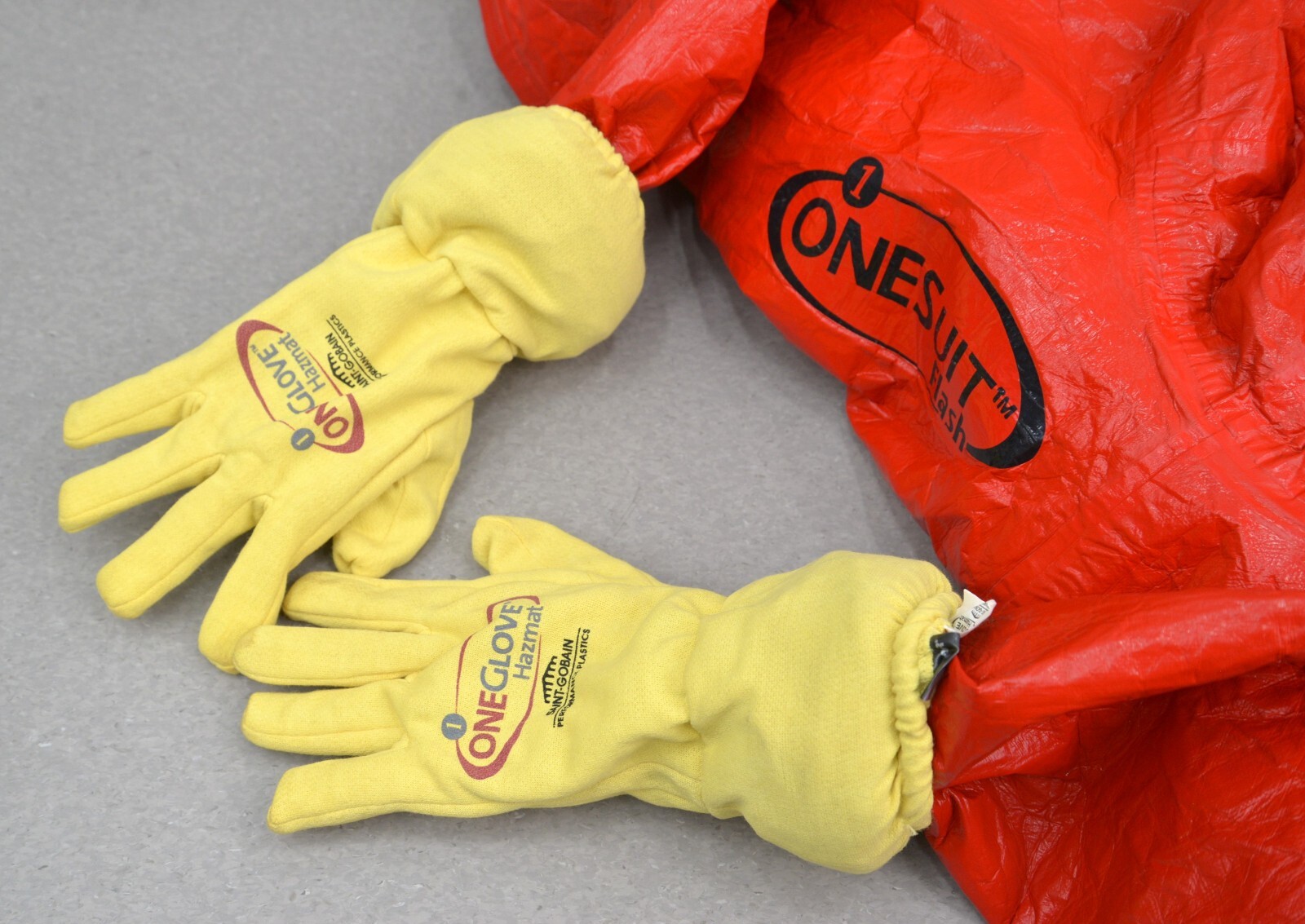 ONESuit Flash Protective Hazmat Suit NFPA 1901,2005 ed X-Large Saint Gobain SEI