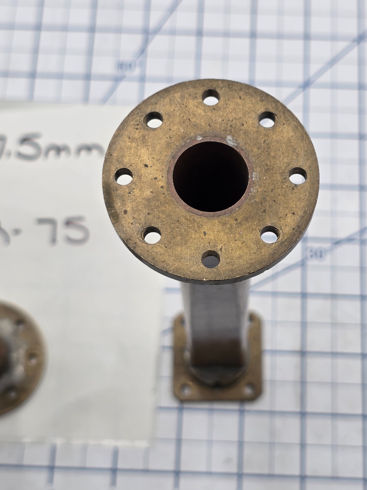 WAVEGUIDE TRANSITION 17.5mm ( .69″) (Round) to WR-75, Rigid, Copper / Brass, 9″