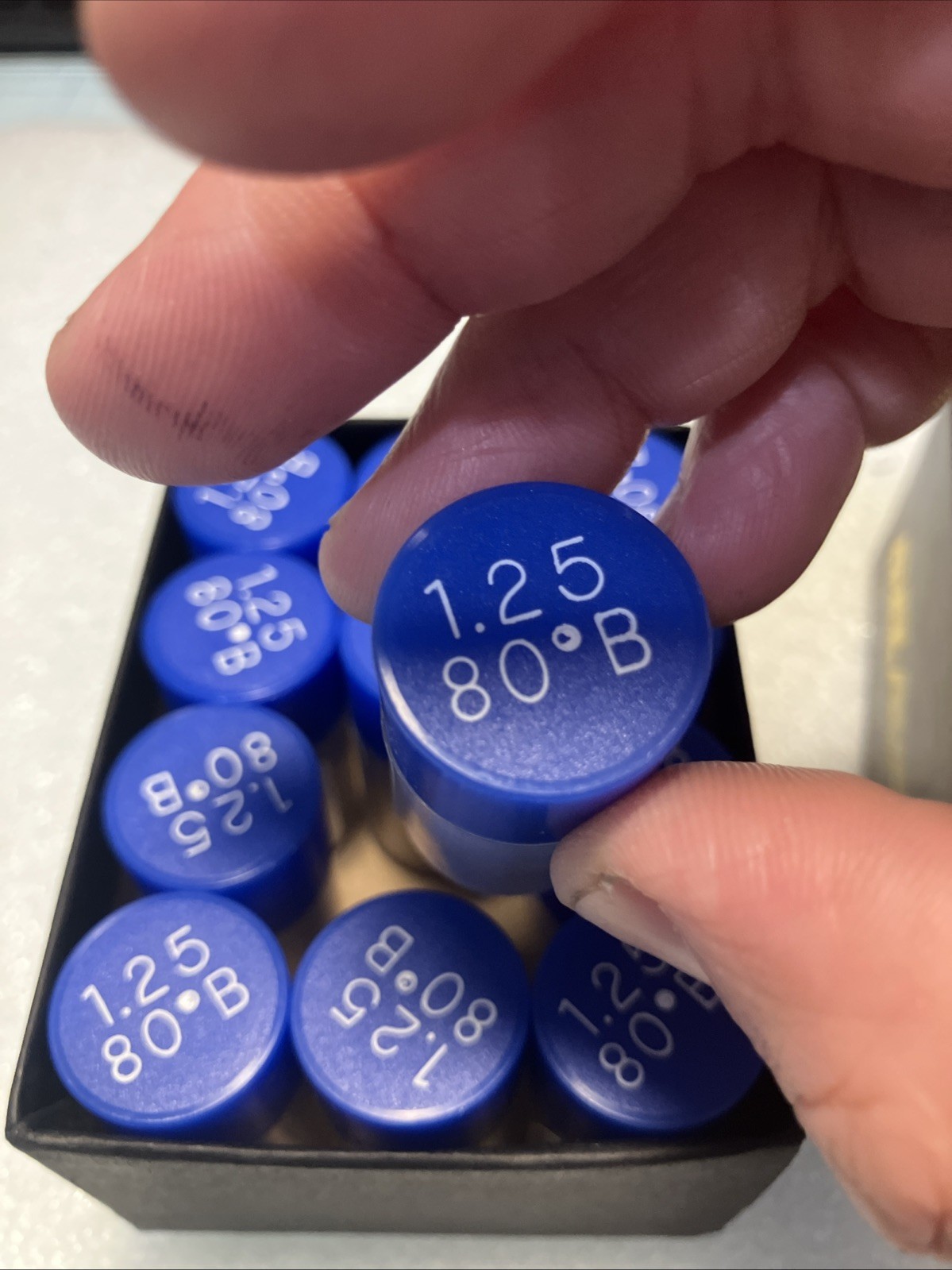NEW BOX OF 12 DELAVAN 1.25 80° B OIL BURNER NOZZLES 1.25-80B .B378