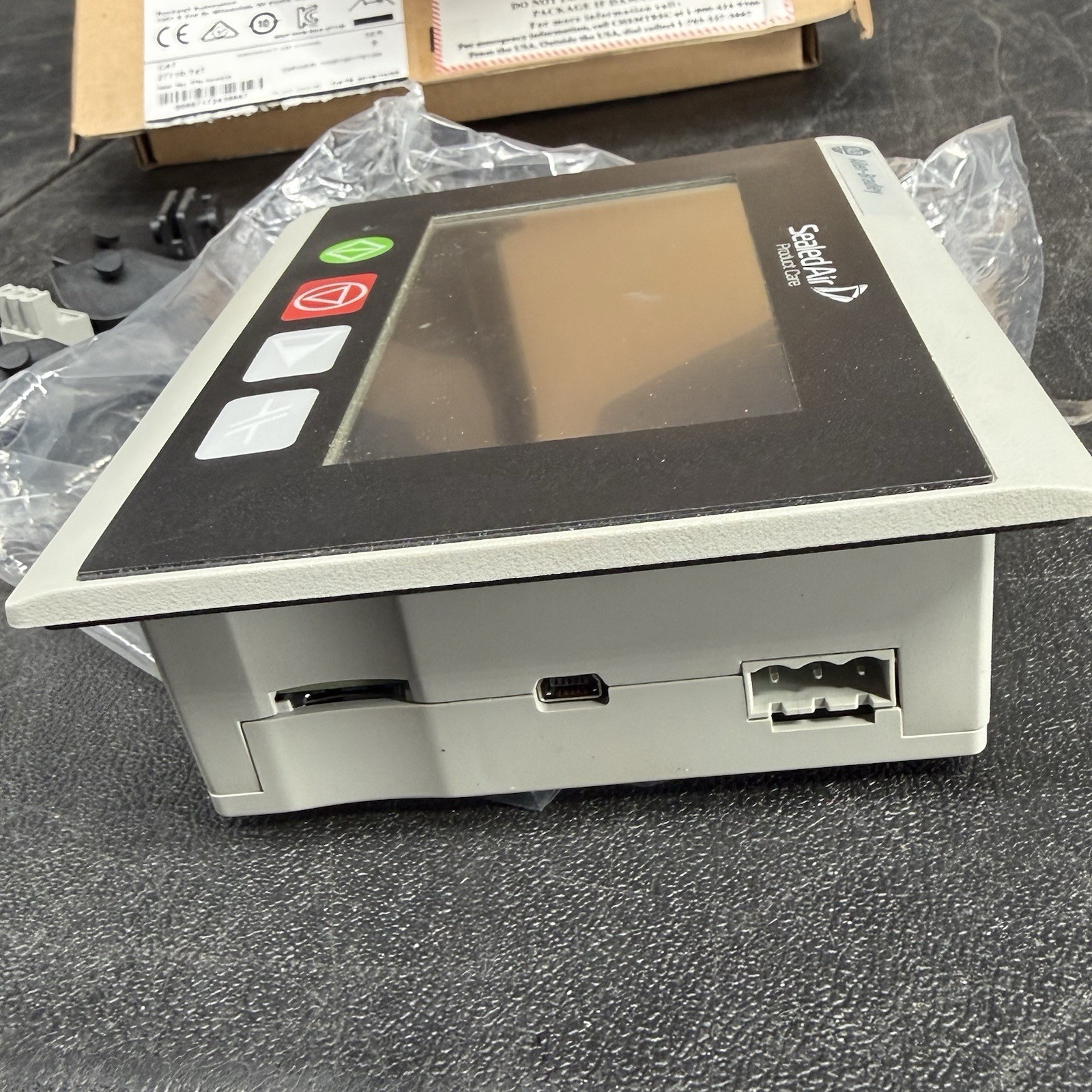 Allen-Bradley 2711R-T4T PanelView 800 HMI 4” Touch Terminal Series B Sealed Air