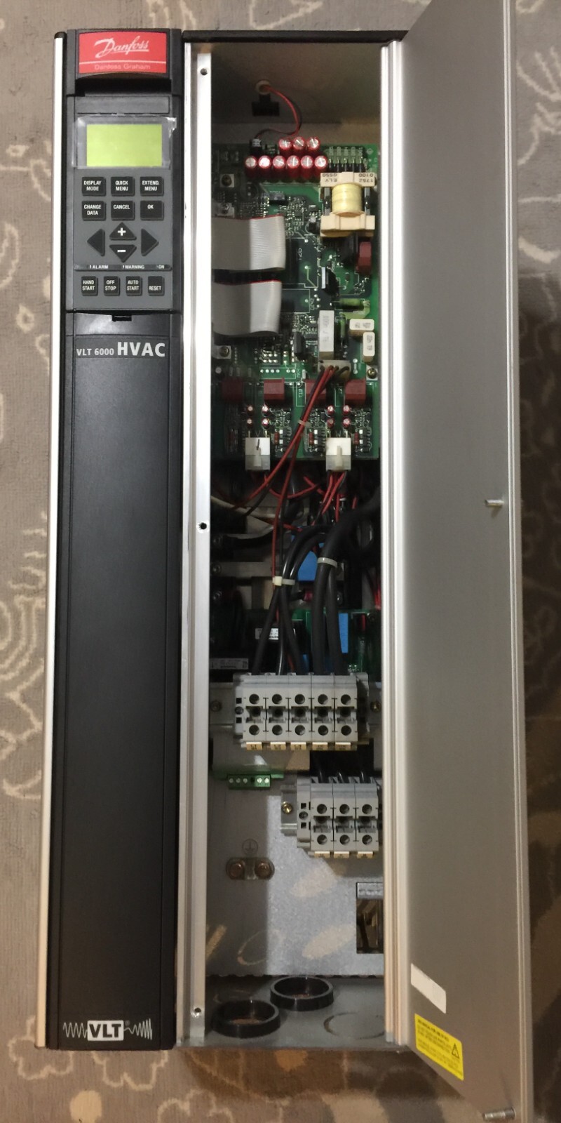 Danfoss VLT 6042 GT4CN1STR0DLF00A00C0, 380- 460V@60A, 30kW/40HP, TYPE 1