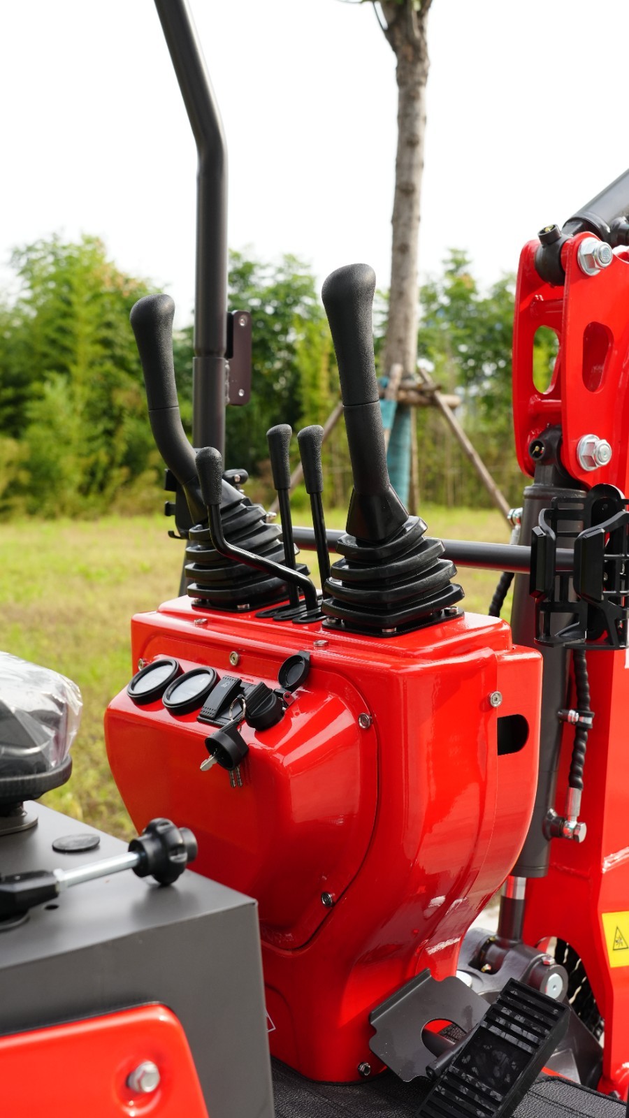 Mini Excavator 1 Ton 1.4Ton Digger 13.5hp Gas Tracked Crawler B&S EPA Engine.