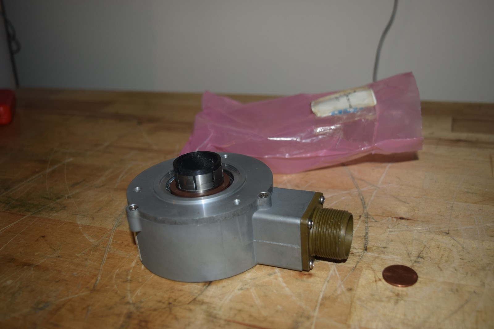 BEI HS35F-100-R2-SS-25.000-T10-ABZC-28V/V-SM18-S 01070-1595 Encoder