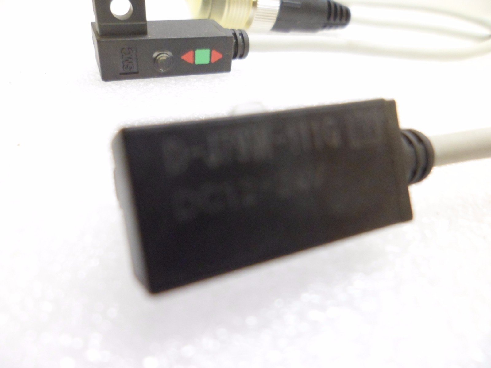 SMC D-J79W-111G PROXIMITY SWITCH/SENSOR W/ INDICATOR LIGHT 12-24VDC LOT OF 2 NOS
