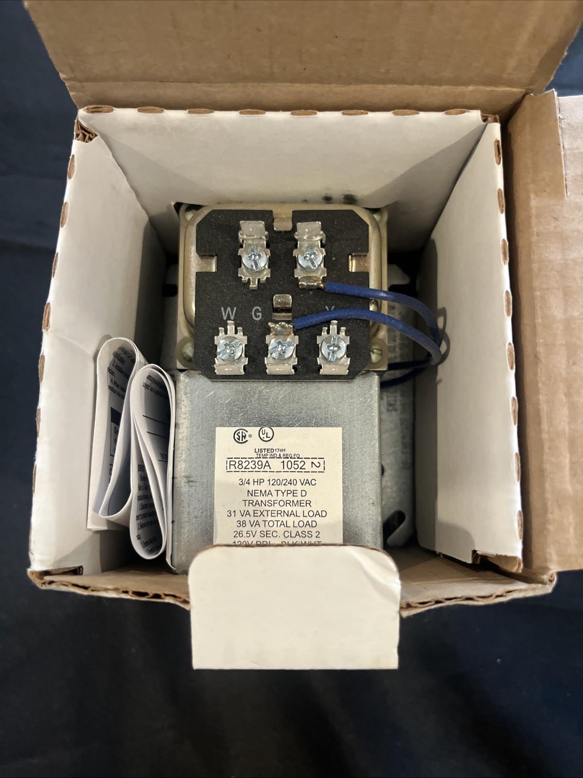 HONEYWELL R8239A1052 / R8239A1052 (BRAND NEW)