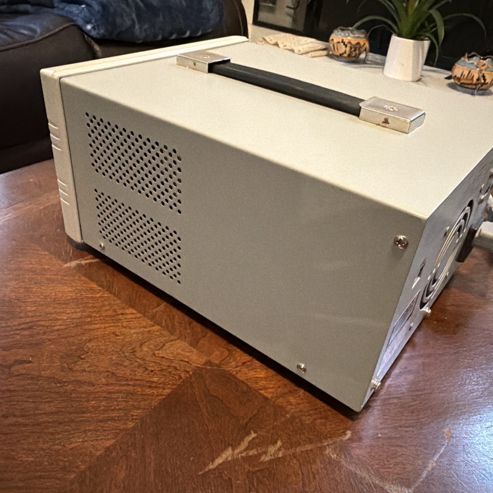 GW Instek GPD-3303S 3-Channel Programmable Linear DC Power Supply 195W