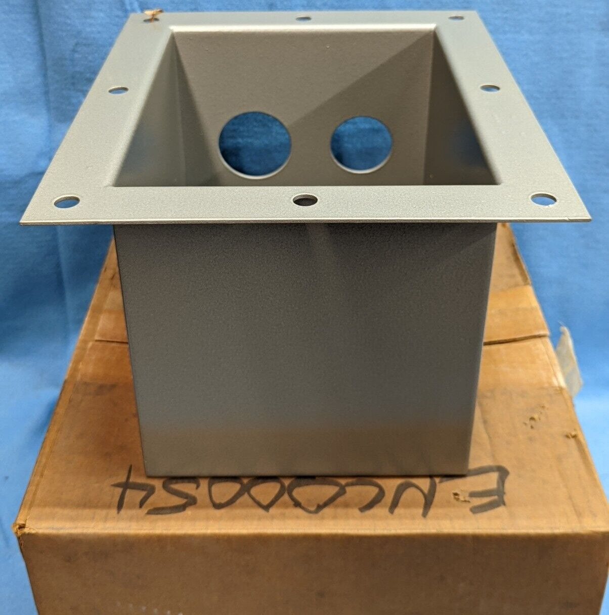 UNKNOWN BRAND STEEL ENCLOSURE MOUNTING FRAME 1/2″ MOUNT HOLES ENC00054