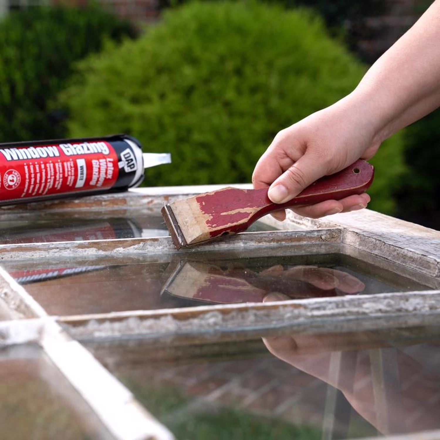 DAP 12108 Fast Drying Ready-to-Use Latex Window Glazing 10.1 oz. (Pack of 12)