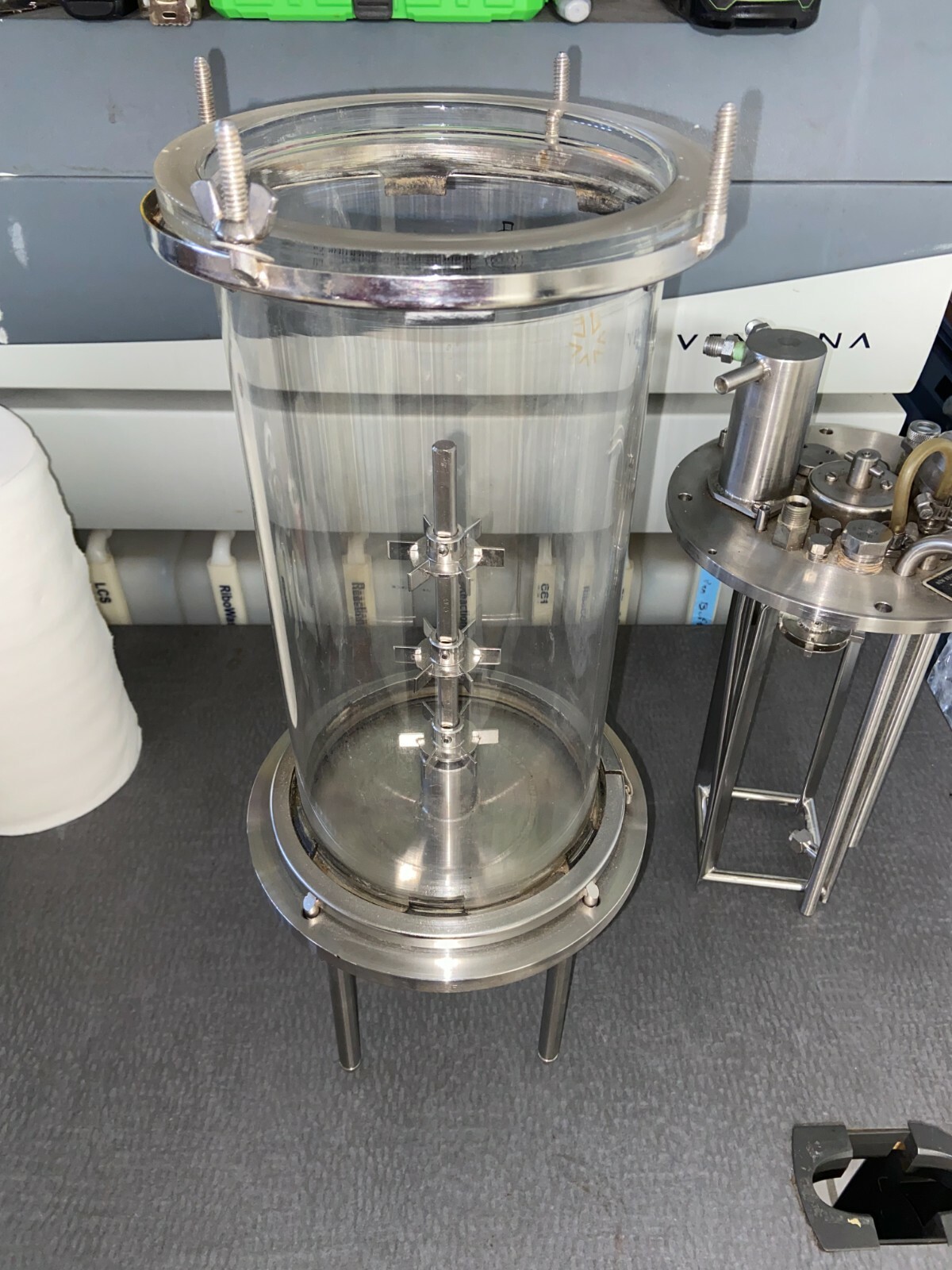 New Brunswick Scientific Model 9787 Glass Bioreactor Fermentation Vessel – Used
