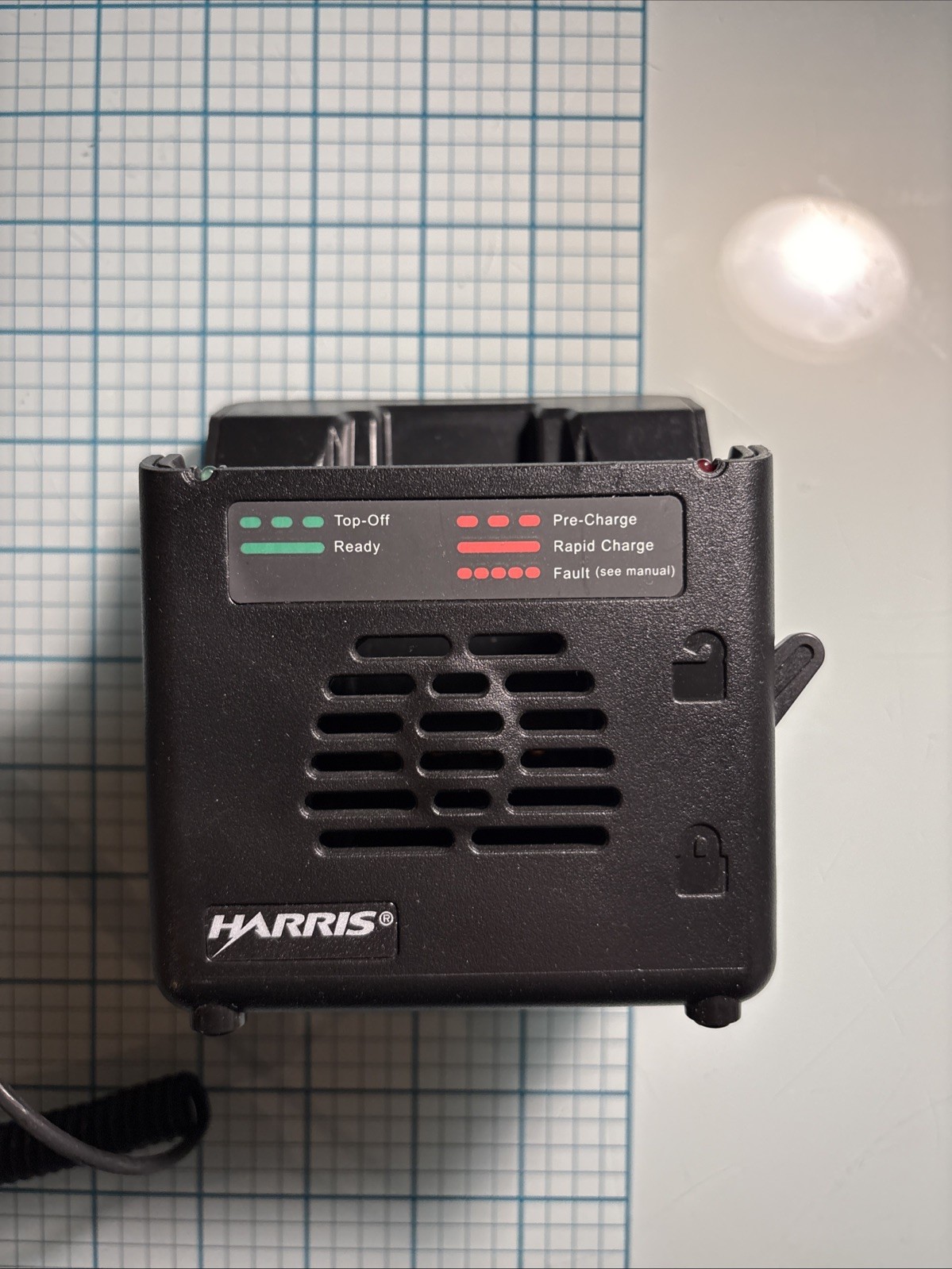 Harris VC4000 Car-Charger Two-Way Radio Charger CH017231 MPN