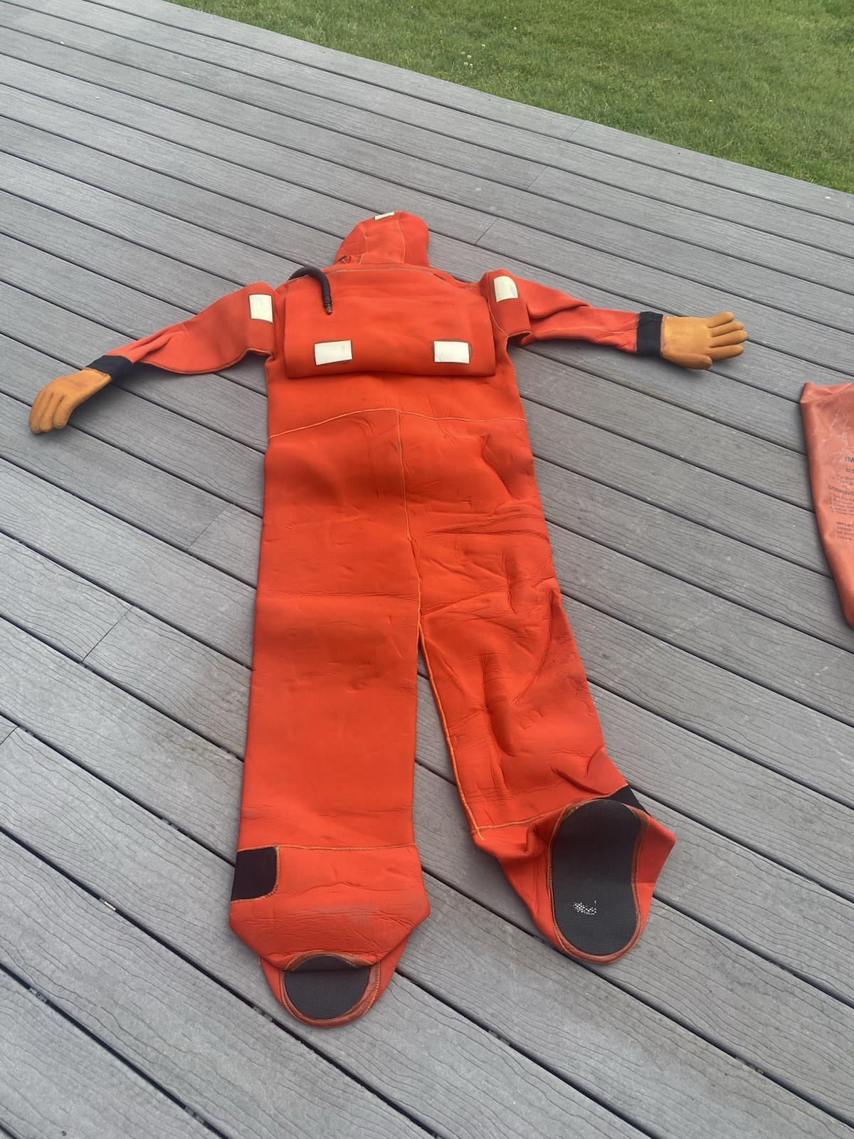 Stearns ISS-590I Immersion Suit, Size: Adult Universal Pre-Owned