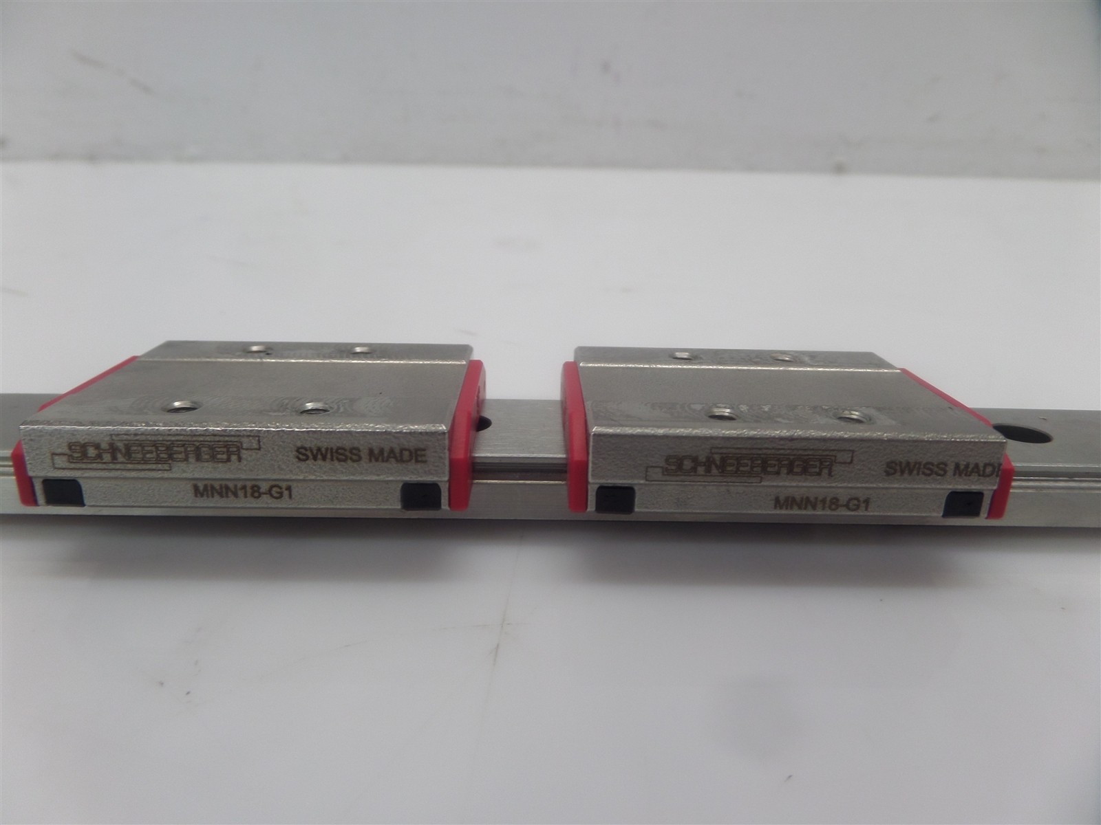 Lot Of 2 Schneeberger MNN18-G1 Linear Guide Bearings w/ MN18-G1-V1 32cm Rail