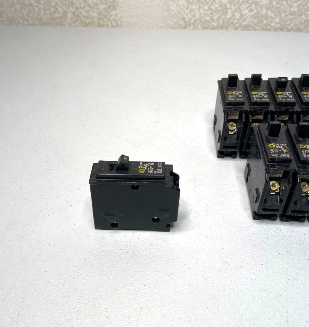 Square D HOM130 30A 1 Pole Circuit Breaker Lot of 10