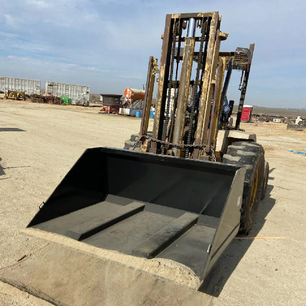 Titan Attachments 92in Fork Mounted Telehandler Bucket, 1.9 cu yd Dirt Bucket