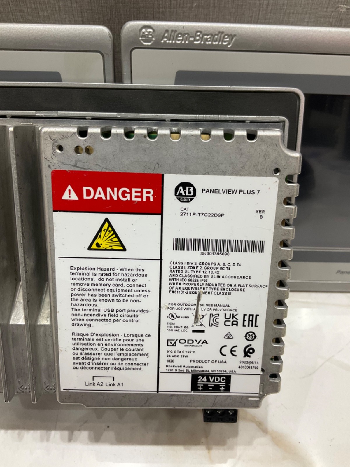 ALLEN BRADLEY 2711P-T7C22D9P SER B PANEL VIEW PLUS 7 GRAPHIC TERMINAL INTERFACE