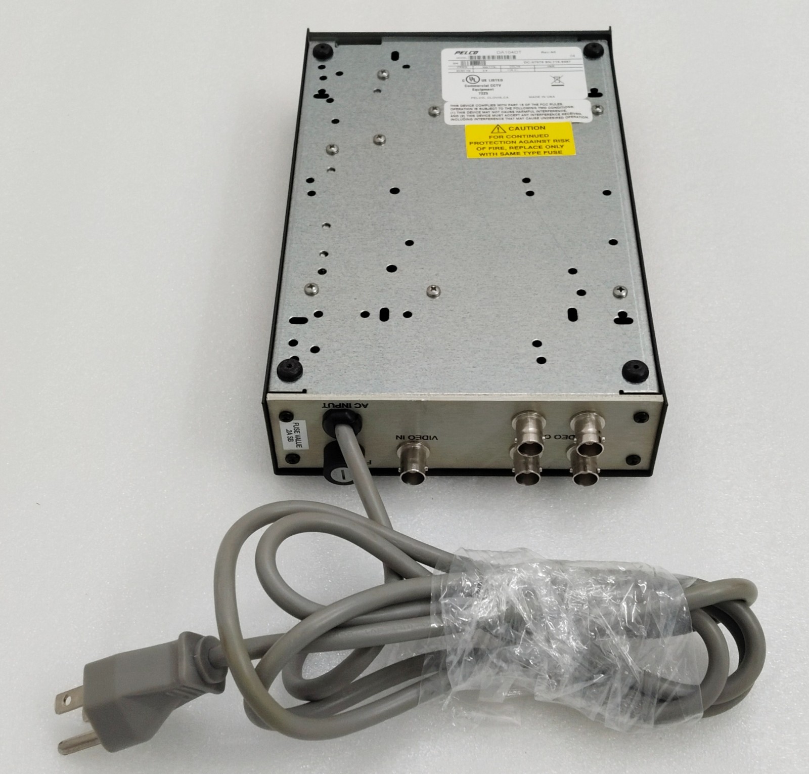 Pelco DA104DT Video Distribution Amplifier 115 Volts