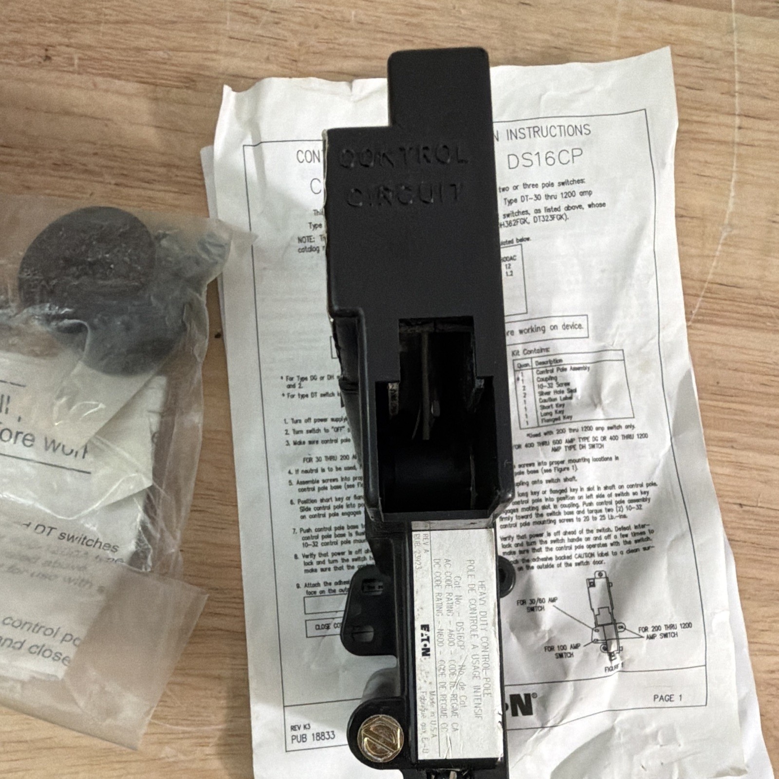 Eaton DS16CP Heavy Duty Control Pole Kit 125V AC/DC 31-40A Black