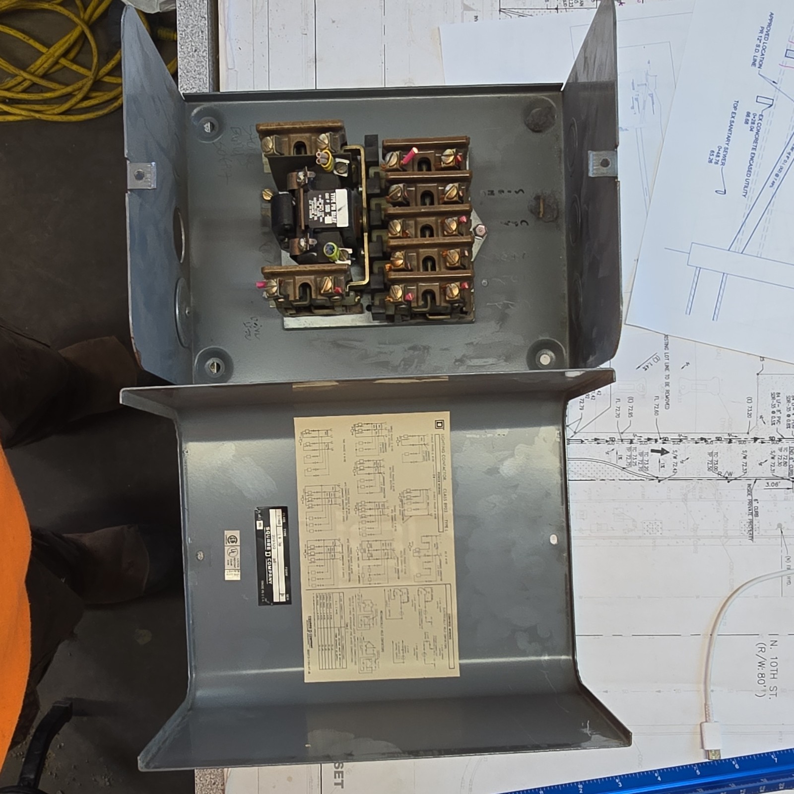 Square D Electrically Held Lighting Contactor 4-Pole 120V 30A 8903LG40