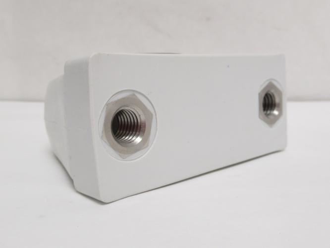 194126 New In Box; AMI MUCTBL207-20W Pillow Block Bearing; 1-1/4″ID; Tapped Base