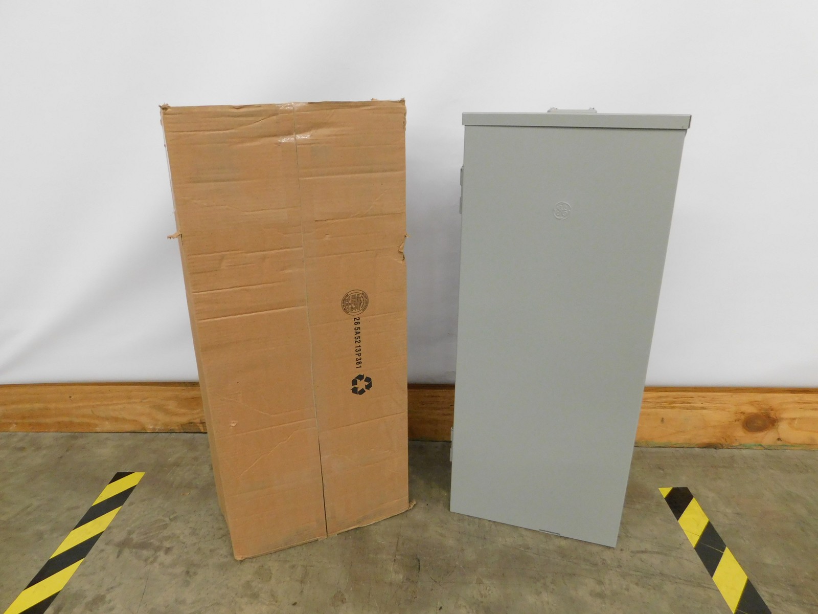 GE TM3220R64K Loadcenters and Panelboards