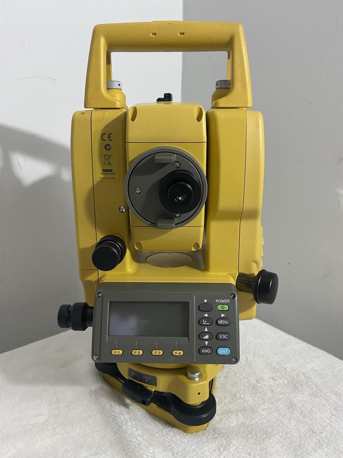 TOPCON GTS-233W ( GTS-230W Series) 3” Electronic Total Station W/ Case & Charger