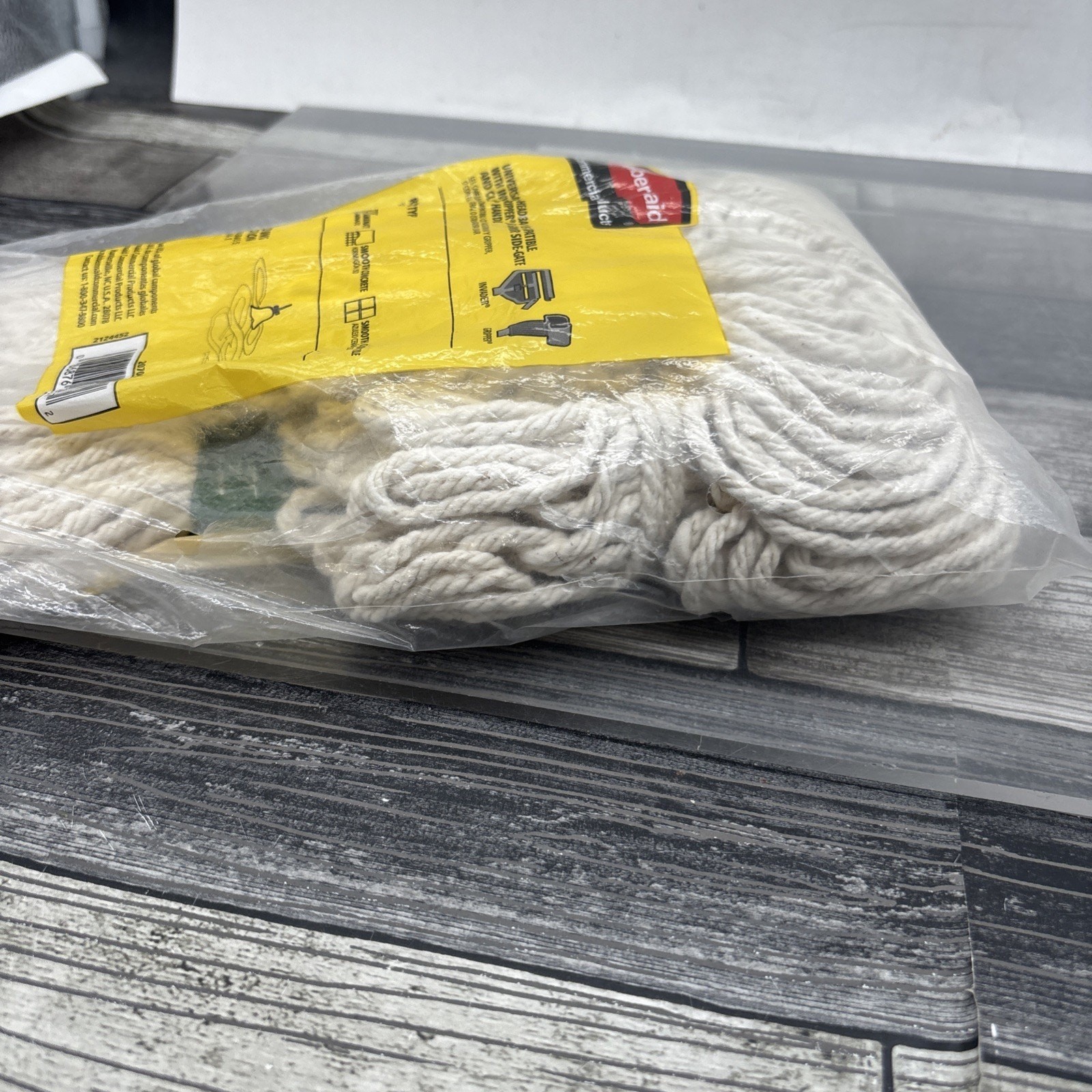 Rubbermaid Commercial Products #24 Scrubbing Cotton Mop Refill {F5}