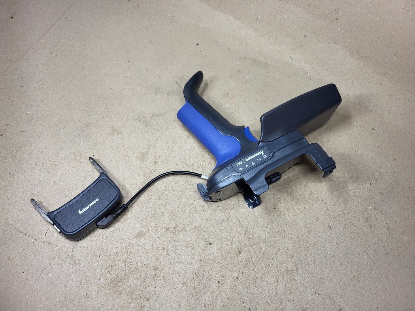 SURPLUS NEW 2012 Intermec IP30 Handheld RFID Reader for CN3 – Consumer Items