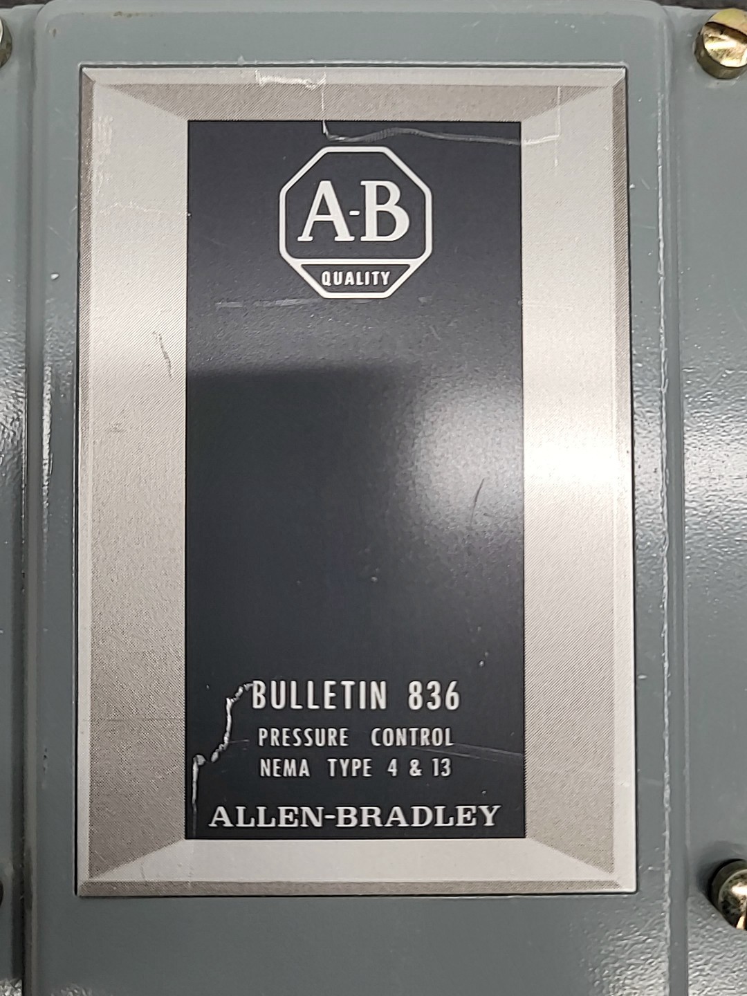 Allen Bradley 836 Differential Pressure Control Switch Sensor Bulletin 836-C7J