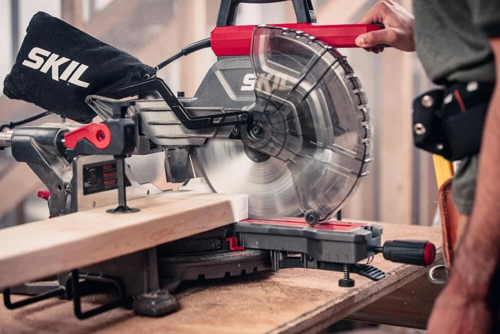 Skil Dual Bevel Sliding Miter Saw 10In 15 Amp 4800 Rpm MS6305-00