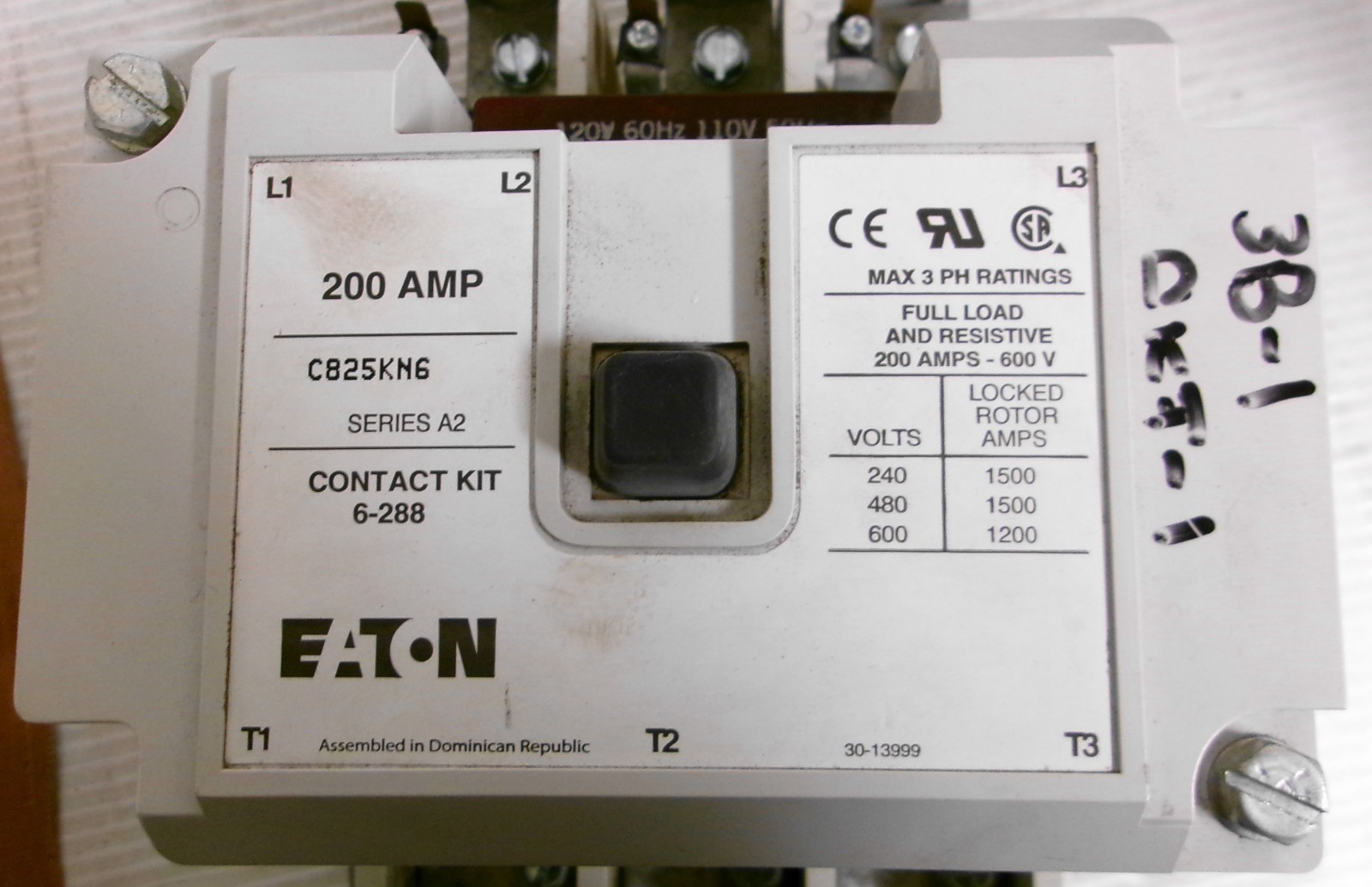 Cutler-Hammer C825KN6 Contactor 200A 600V 3Φ 3P 110/120 50/60Hz Coil