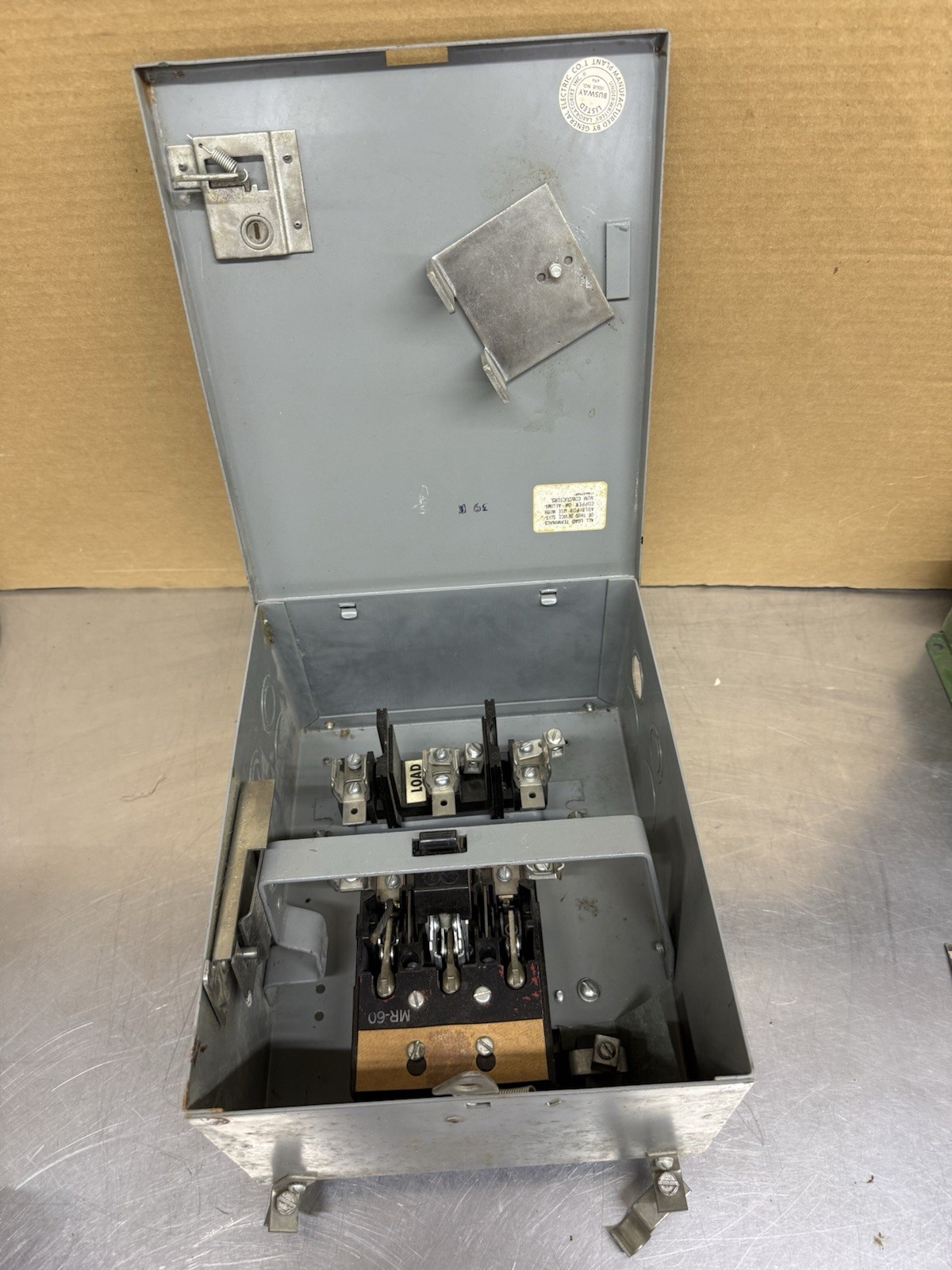 General Electric DH422R Flex A Plug Buss Plug Switch Fusible 60A 240V