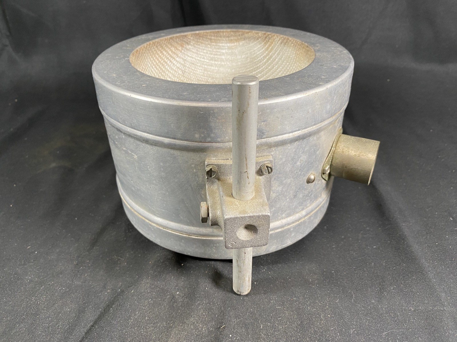 GLAS-COL 1 Liter 115 Volts 380 Watt Aluminum Housed Heating Mantle 100B TM108