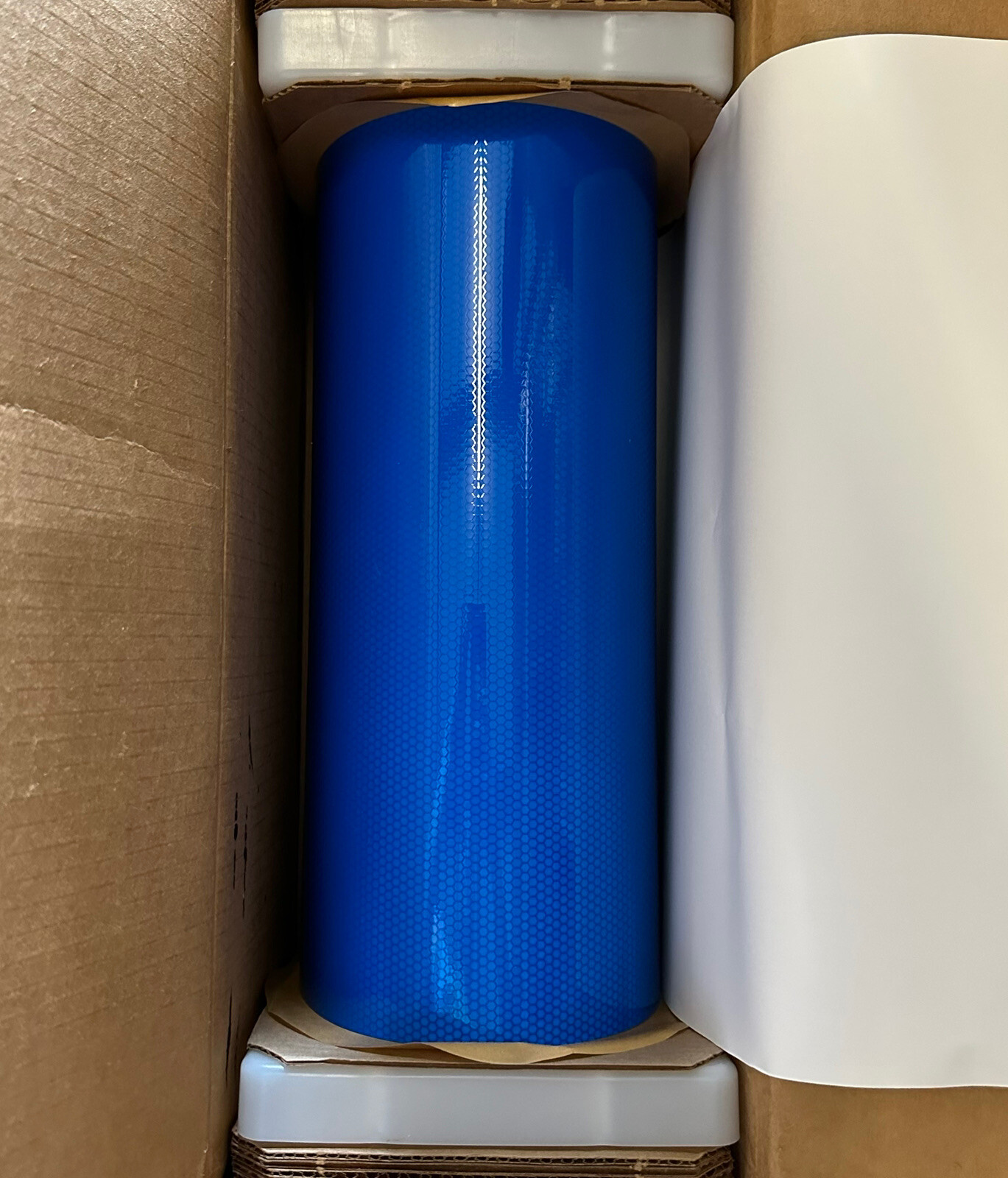 3M 3875 High Intensity Grade Reflective Sheeting PSA Blue 15 in x 50 yd 15″x150′