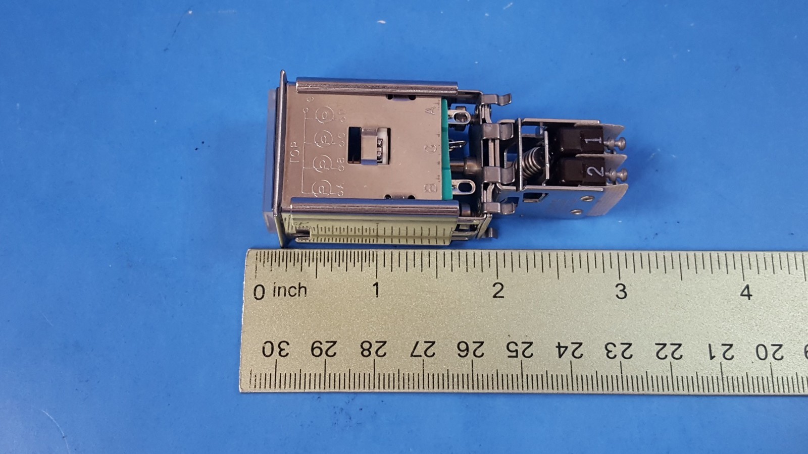 ONE PC- Indicating Switch, EATON, DPDT, 10EA1C1F10J2L(W)N1R1V13Square, Wave