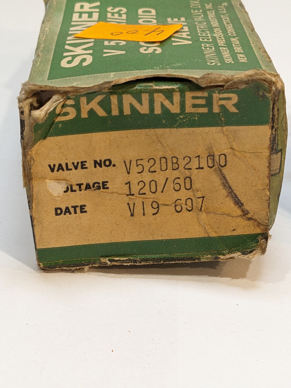 Vtg NOS Skinner V52DB2100 120V Solenoid Valve 1/8 Orifice