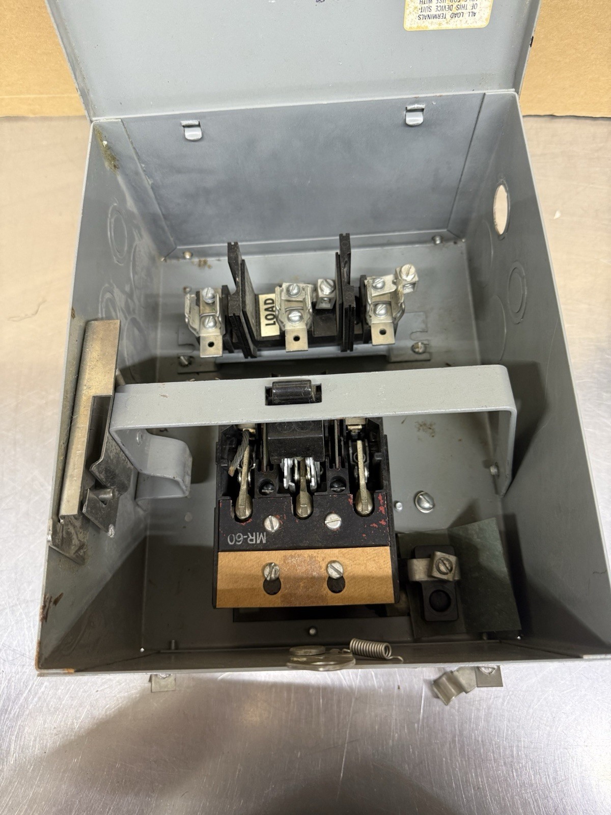 General Electric DH422R Flex A Plug Buss Plug Switch Fusible 60A 240V