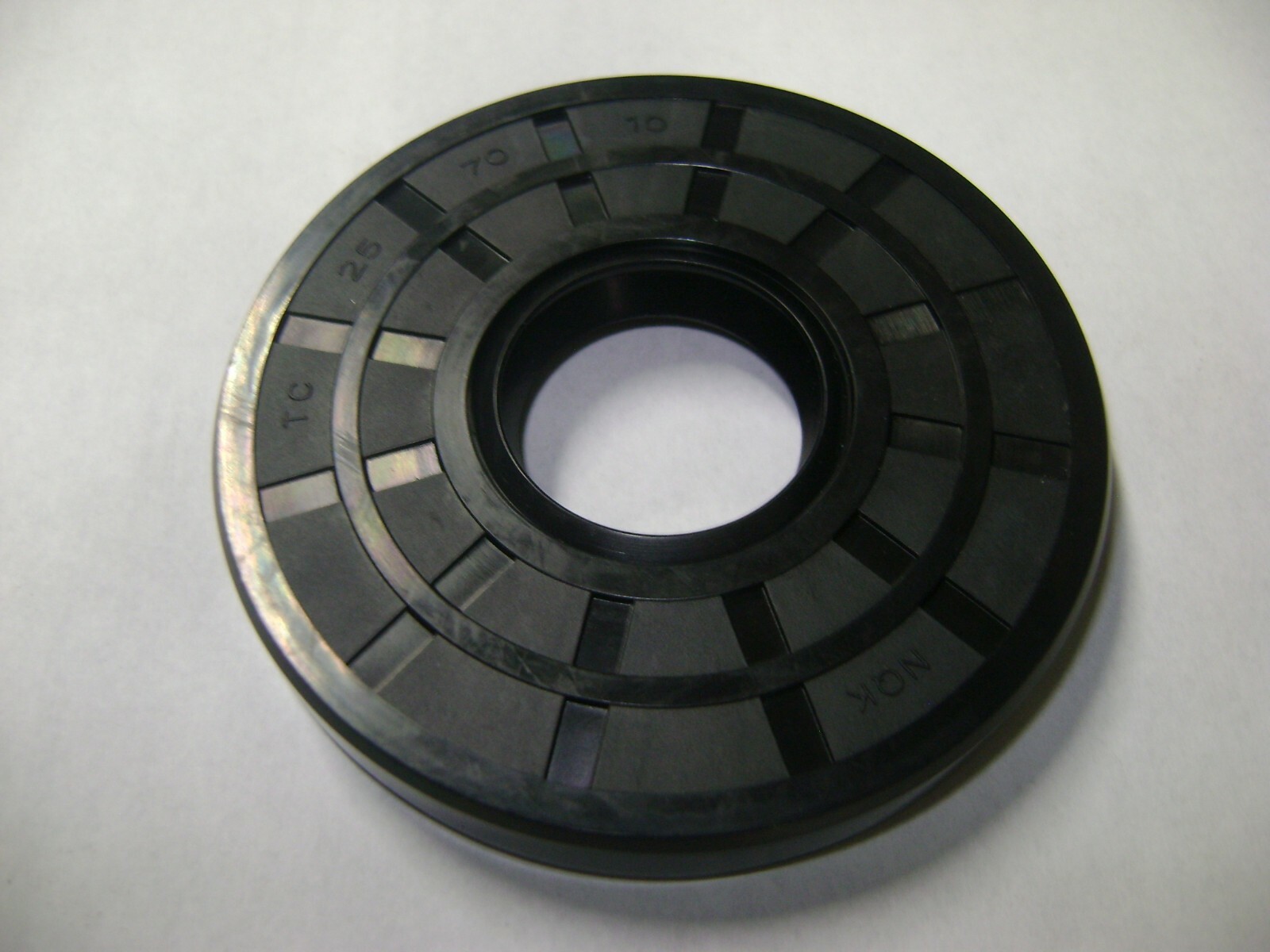NEW TC 25X70X10 DOUBLE LIPS METRIC OIL / DUST SEAL 25mm X 70mm X 10mm