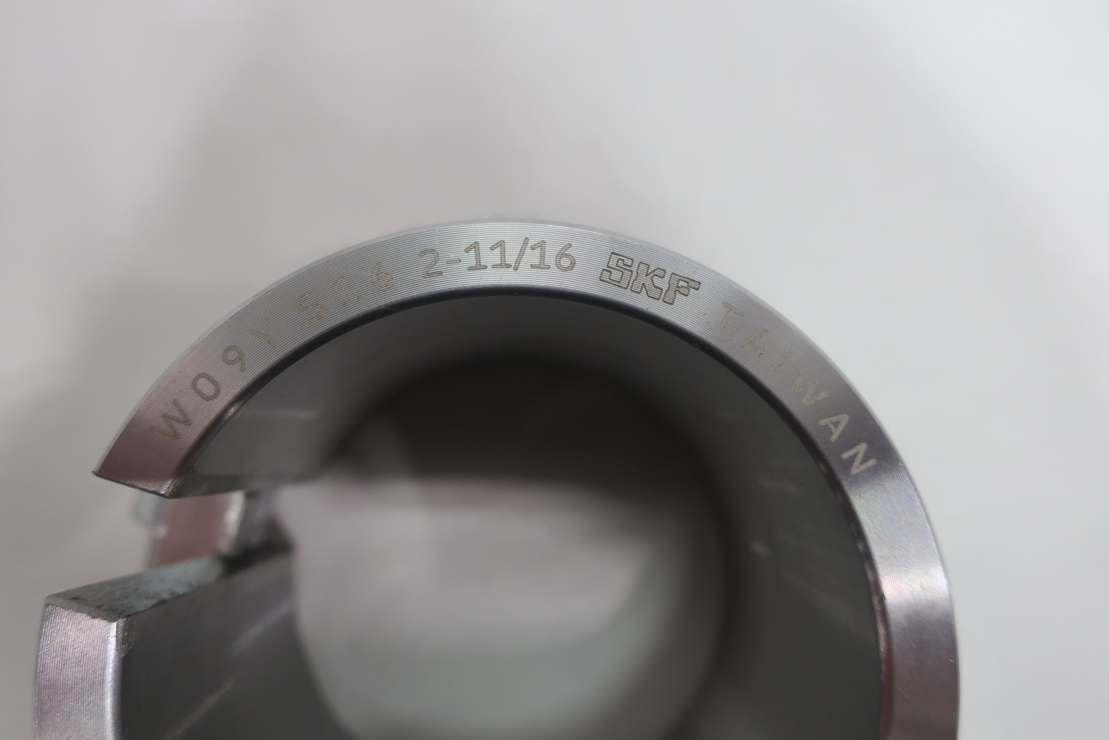 Skf SNW 16X2.11/16 Bearing Adapter Sleeve Assembly