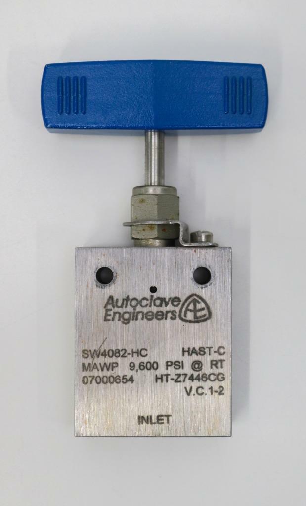 Autoclave Engineers SW4082 HC Two Way Angle Valve Hastelloy