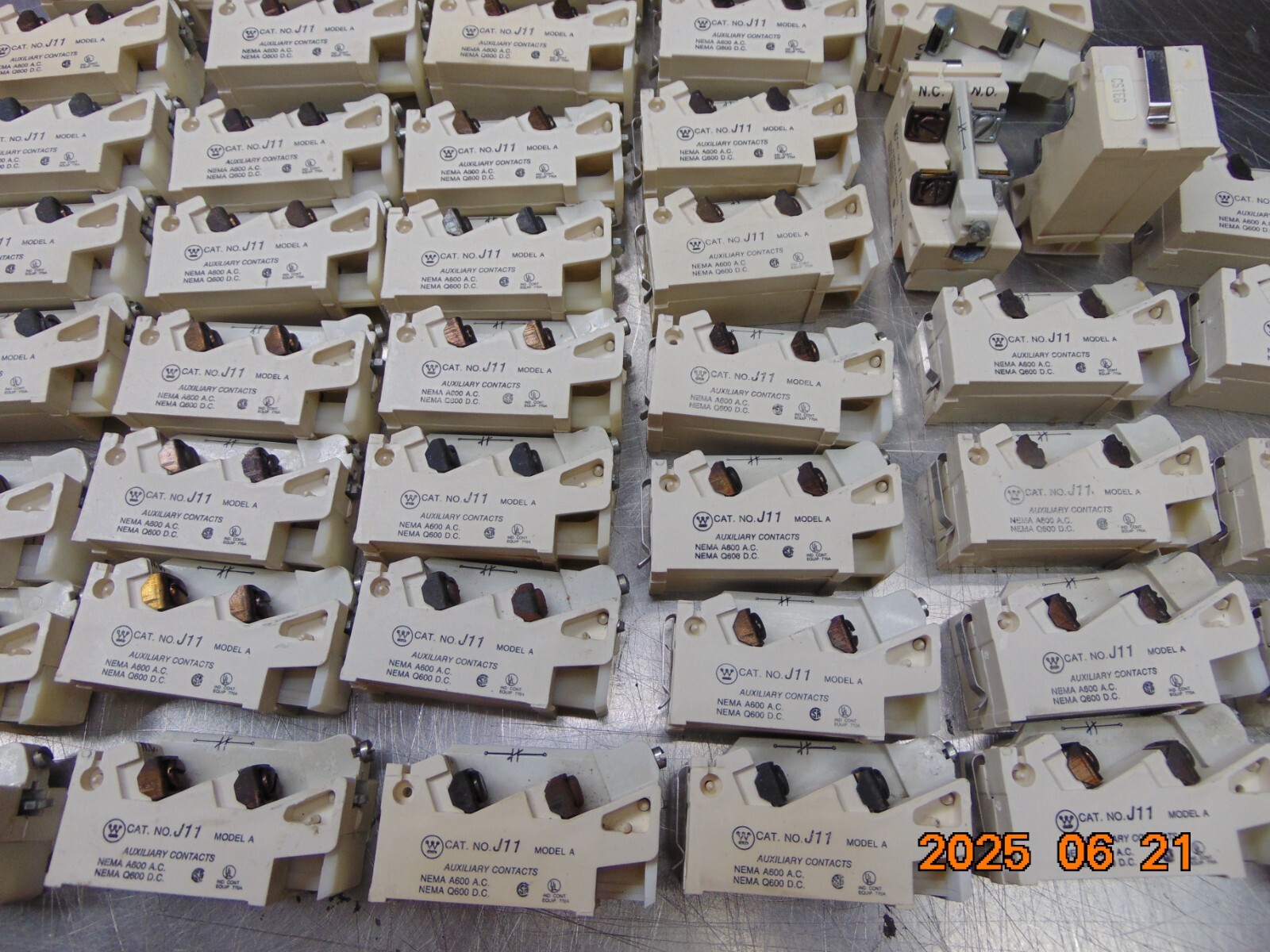 (1) J11 CUTLER HAMMER WESTINGHOUSE AUXILIARY CONTACT J11 1-N.O 1-N.C *CLEAN*