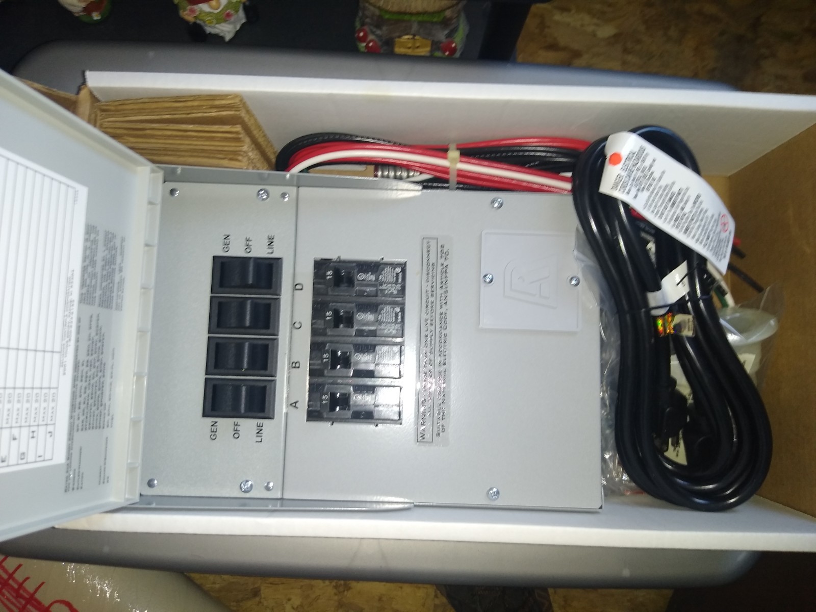 Reliance Controls manual transfer switch. Maximum Watts 3750, 4 curcuits,