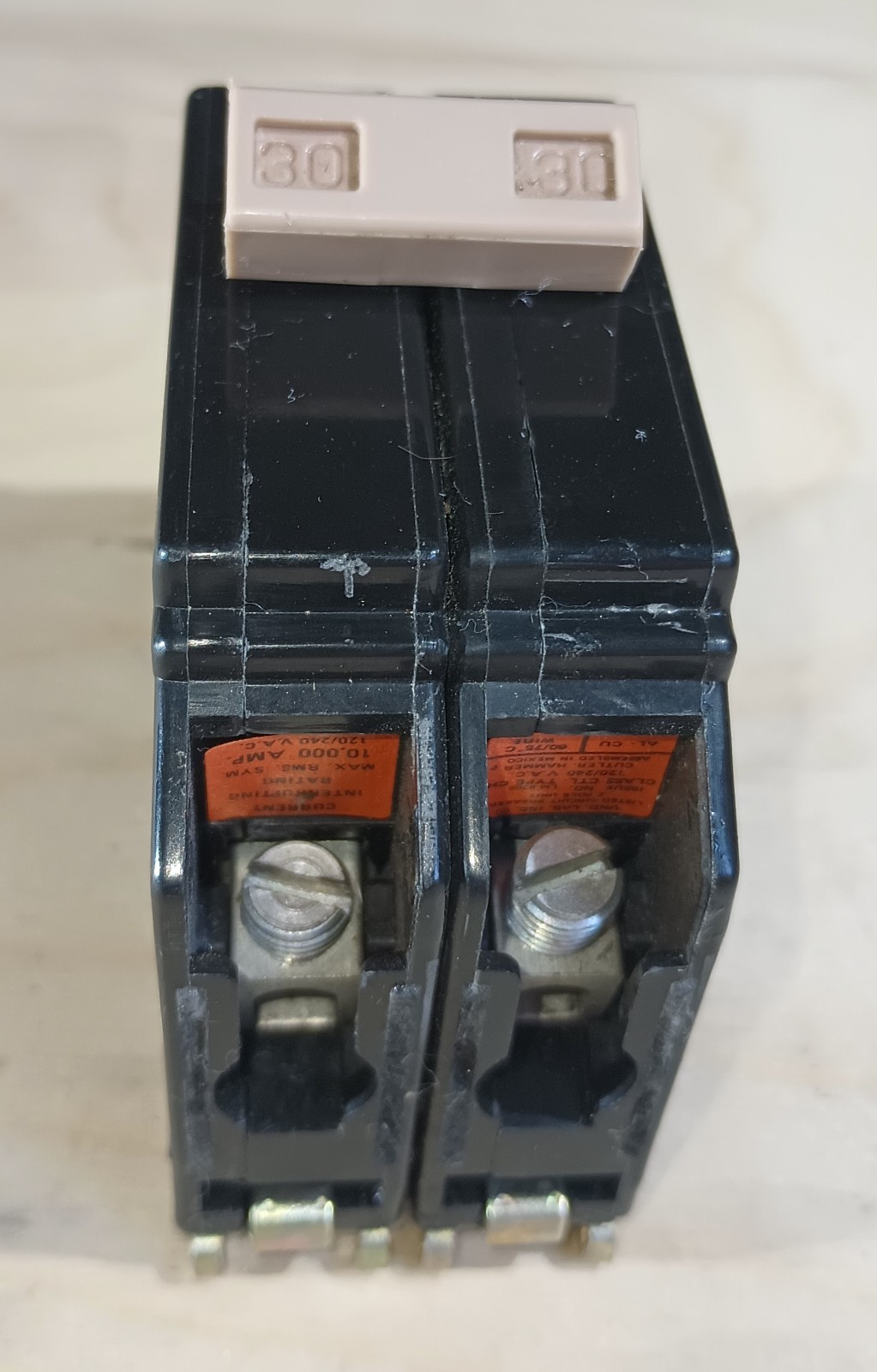 Eaton Cutler-Hammer CH230 Circuit Breaker Metal Foot